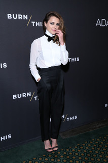 Keri Russell feet photo thumbnail