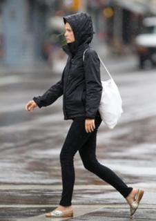 Keri Russell feet photo thumbnail