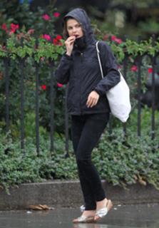 Keri Russell feet photo thumbnail