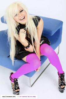 Kerli feet photo 2