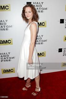 Kerry Bishé feet photo thumbnail