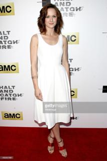 Kerry Bishé feet photo thumbnail