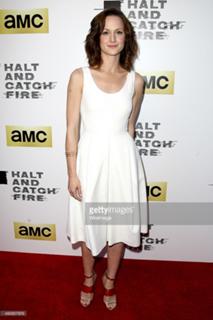 Kerry Bishé feet photo thumbnail