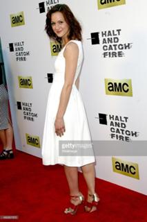 Kerry Bishé feet photo thumbnail