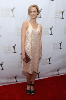 Kerry Bishé feet photo thumbnail