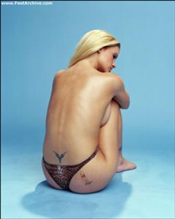 Kerry Katona feet photo thumbnail