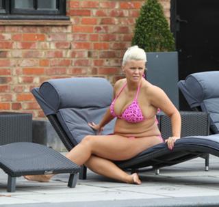 Kerry Katona feet photo thumbnail