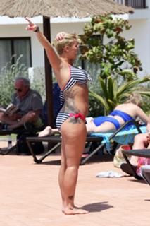 Kerry Katona feet photo thumbnail