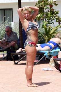 Kerry Katona feet photo thumbnail