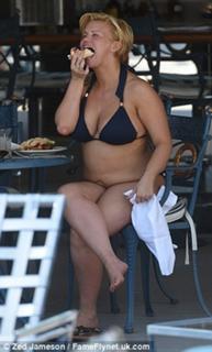 Kerry Katona feet photo thumbnail