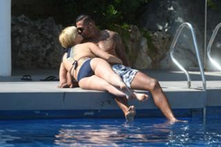 Kerry Katona feet photo thumbnail