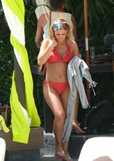Kerry Katona feet photo thumbnail