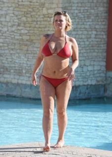 Kerry Katona feet photo thumbnail