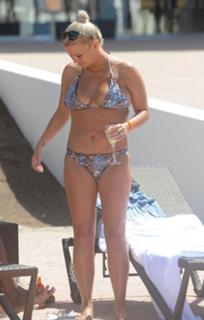 Kerry Katona feet photo thumbnail