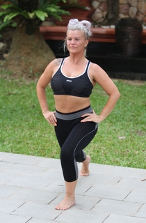 Kerry Katona feet photo thumbnail