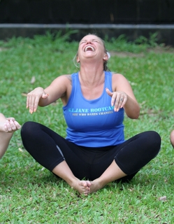 Kerry Katona feet photo thumbnail