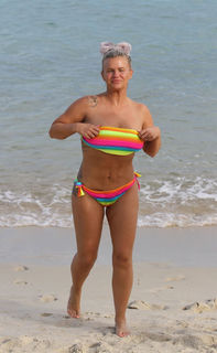 Kerry Katona feet photo thumbnail