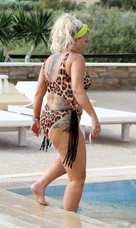 Kerry Katona feet photo thumbnail