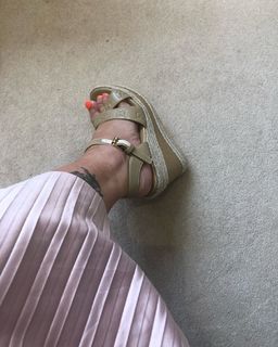 Kerry Katona feet photo thumbnail