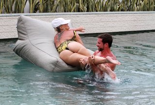 Kerry Katona feet photo thumbnail