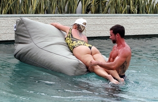 Kerry Katona feet photo thumbnail