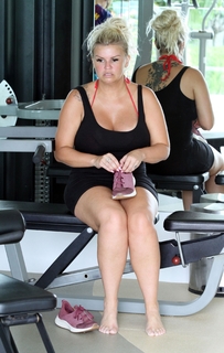 Kerry Katona feet photo thumbnail
