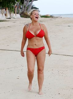 Kerry Katona feet photo thumbnail