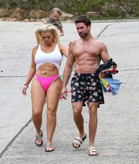 Kerry Katona feet photo thumbnail