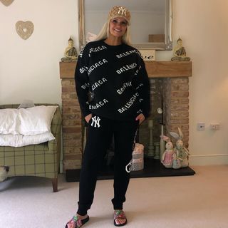 Kerry Katona feet photo thumbnail
