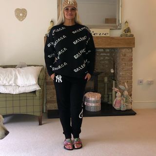 Kerry Katona feet photo thumbnail