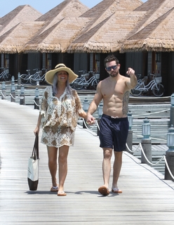 Kerry Katona feet photo thumbnail