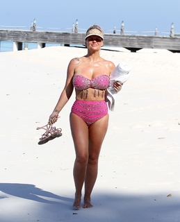 Kerry Katona feet photo thumbnail