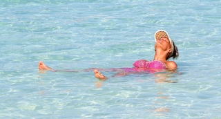 Kerry Katona feet photo thumbnail