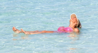 Kerry Katona feet photo thumbnail