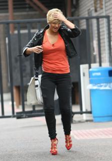 Kerry Katona feet photo thumbnail