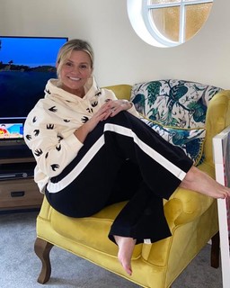 Kerry Katona feet photo thumbnail