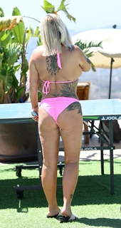 Kerry Katona feet photo thumbnail
