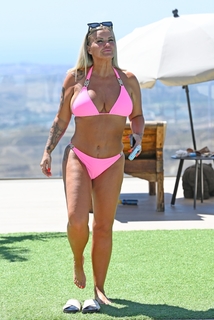 Kerry Katona feet photo thumbnail