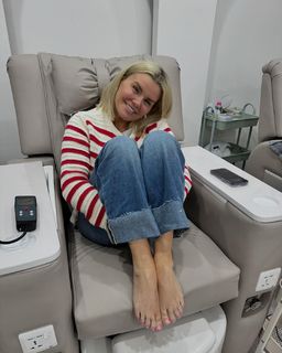 Kerry Katona feet photo thumbnail