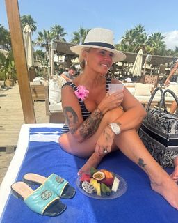 Kerry Katona feet photo thumbnail