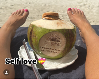 Kerry Katona feet photo thumbnail