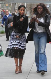 Kerry Washington feet photo thumbnail