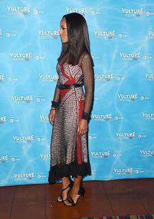 Kerry Washington feet photo thumbnail