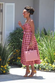 Kerry Washington feet photo thumbnail