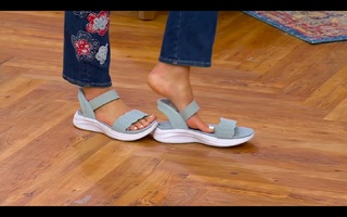 Kerstin Lindquist feet photo thumbnail