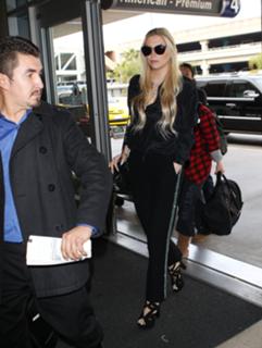 Kesha feet photo thumbnail