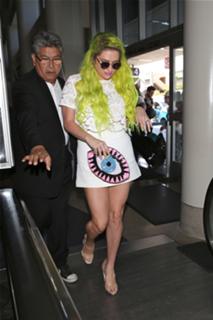 Kesha feet photo thumbnail