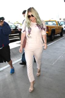 Kesha feet photo thumbnail