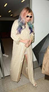 Kesha feet photo thumbnail