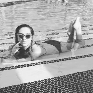 Kesha feet photo thumbnail